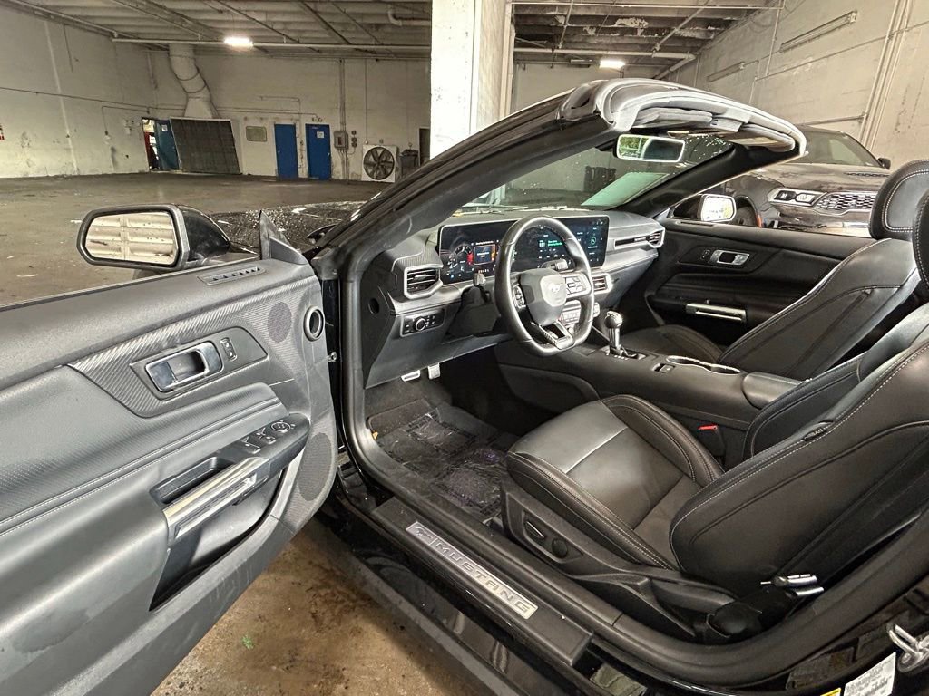 Used 2025 Ford Mustang Premium image 15