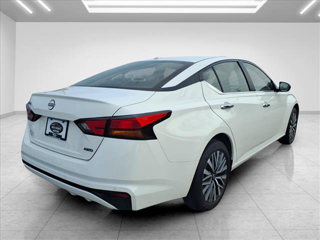 Used 2025 Nissan Altima 2.5 SV AWD/4WD image 10