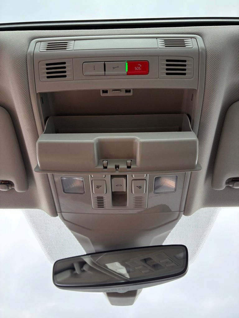 Used 2024 Volkswagen Jetta SEL FWD image 40