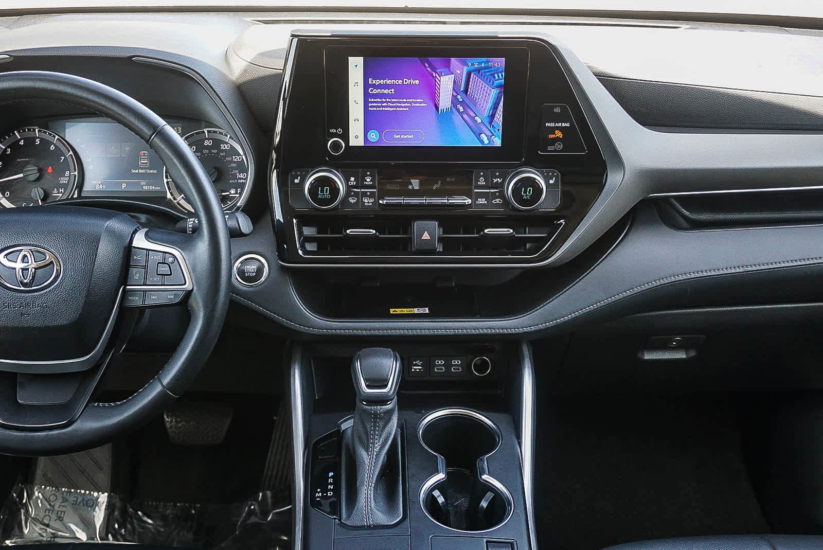 Used 2023 Toyota Highlander XLE FWD image 15