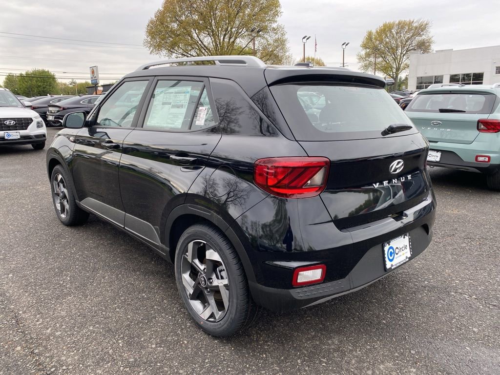 New 2026 Hyundai Venue SEL FWD image 8
