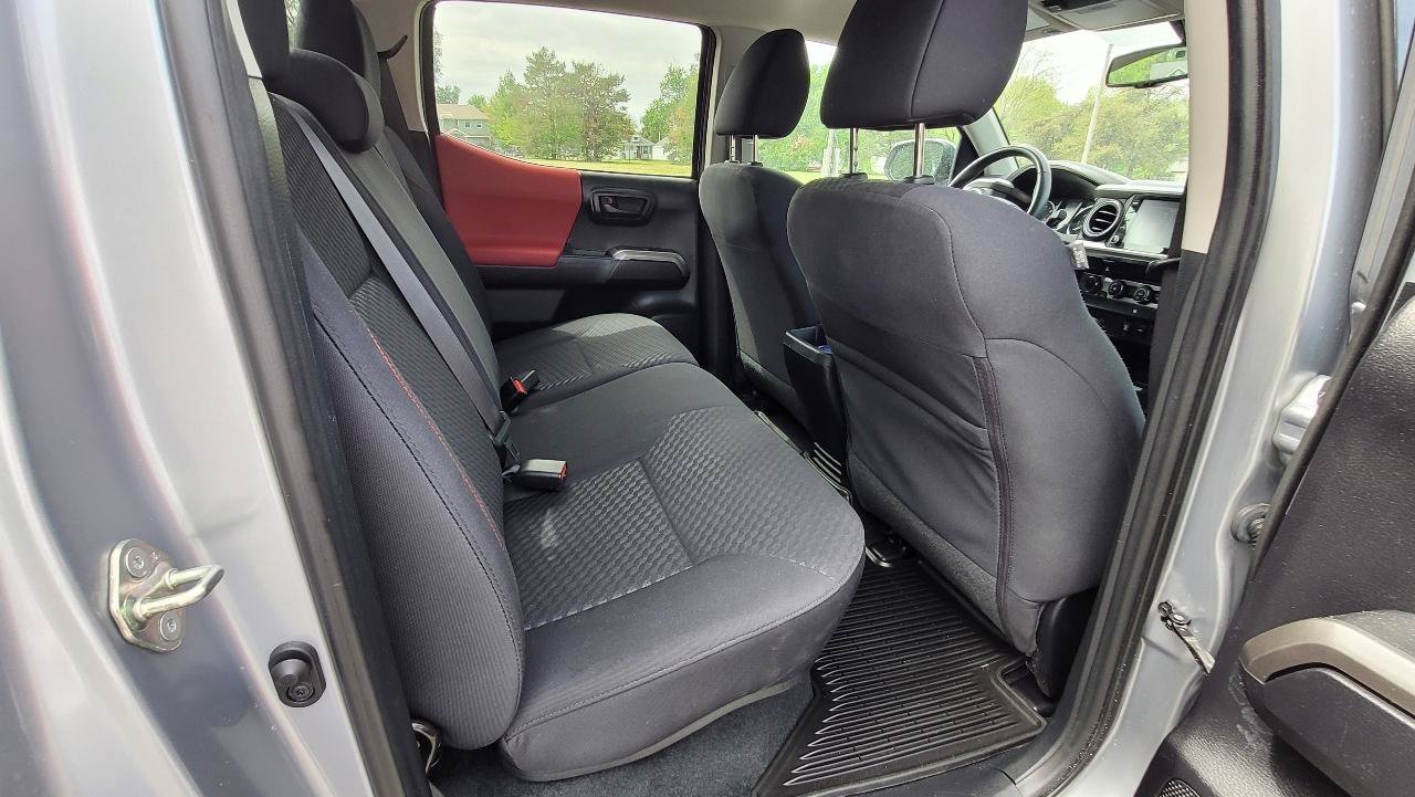 Used 2020 Toyota Tacoma SR5 AWD/4WD image 23