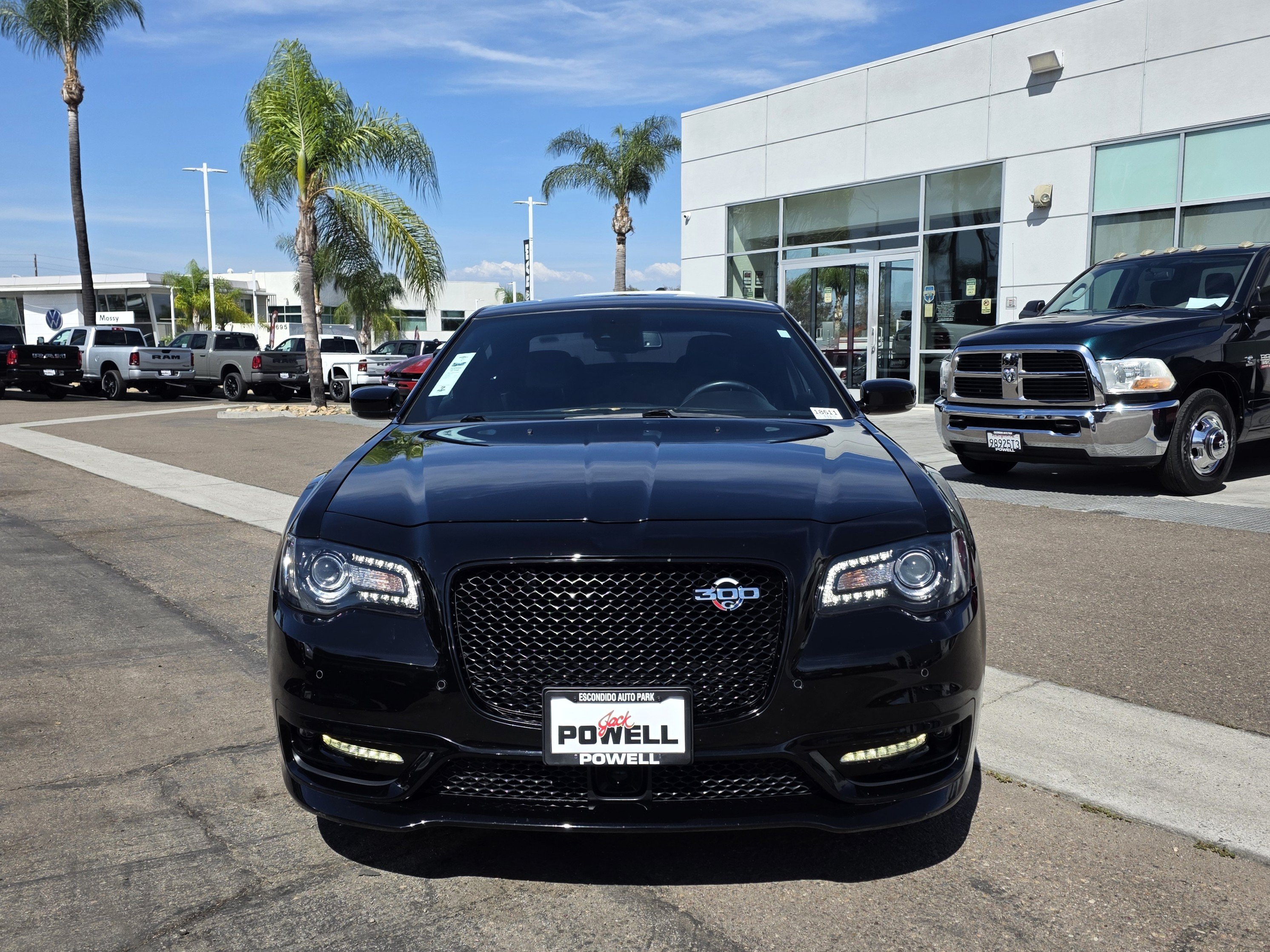 Certified 2023 Chrysler 300 C RWD image 7