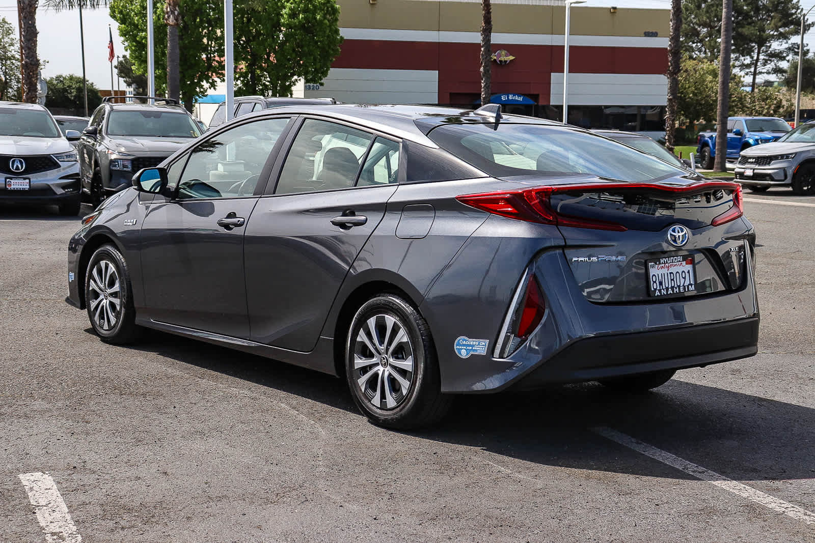Used 2021 Toyota Prius Prime XLE image 8