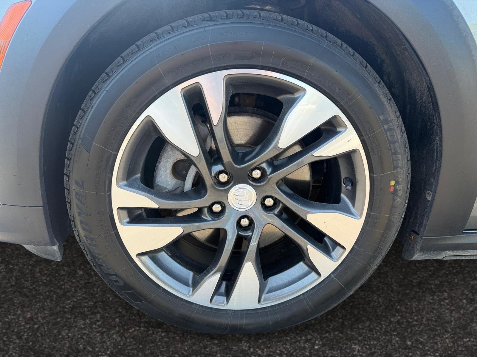 Used 2018 Buick Regal Essence w/ Sights and Sounds Package AWD/4WD image 14