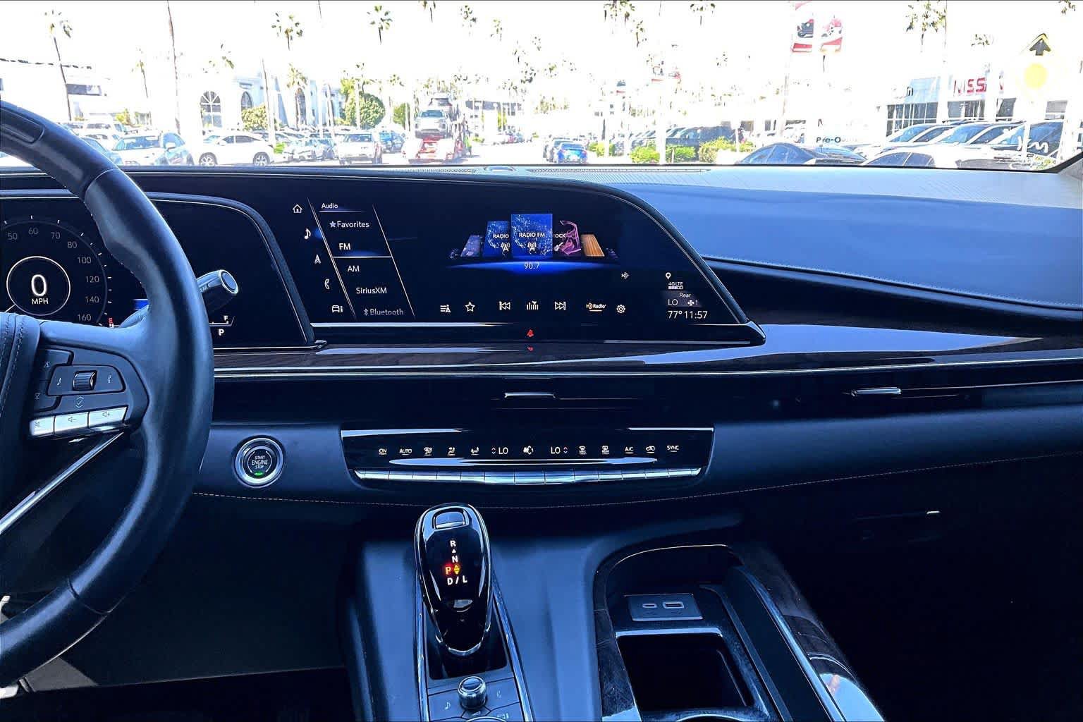 Used 2023 Cadillac Escalade ESV Sport Platinum w/ LPO, ONYX Package AWD/4WD image 33