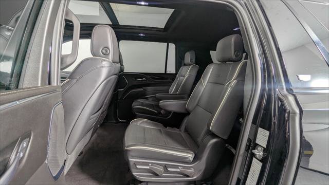 Used 2023 Cadillac Escalade ESV Sport AWD/4WD image 18