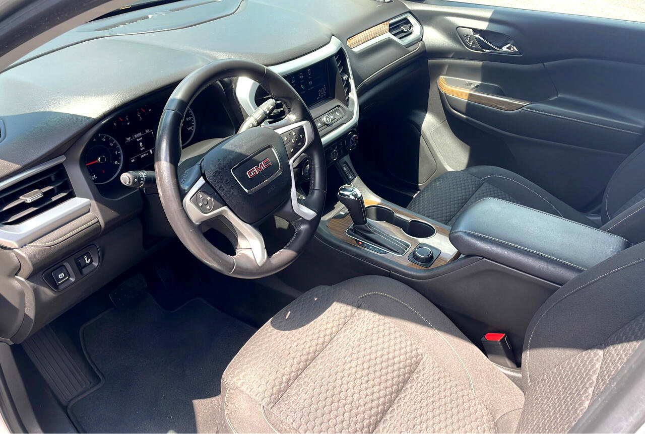 Used 2018 GMC Acadia SLE image 11