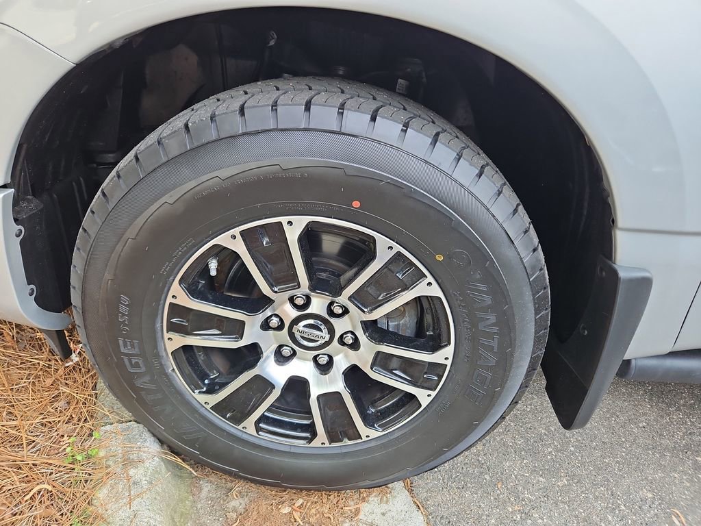 Used 2021 Nissan Titan SV w/ Accessory Utility Package image 28