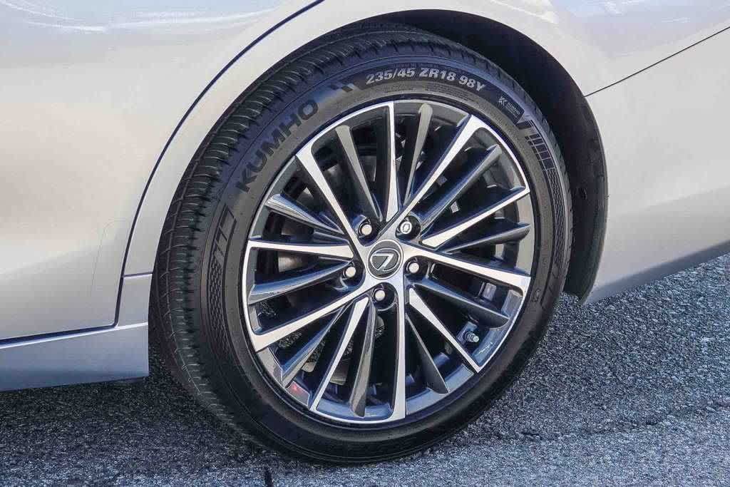 Used 2025 Lexus ES 300h w/ Premium Package FWD image 10