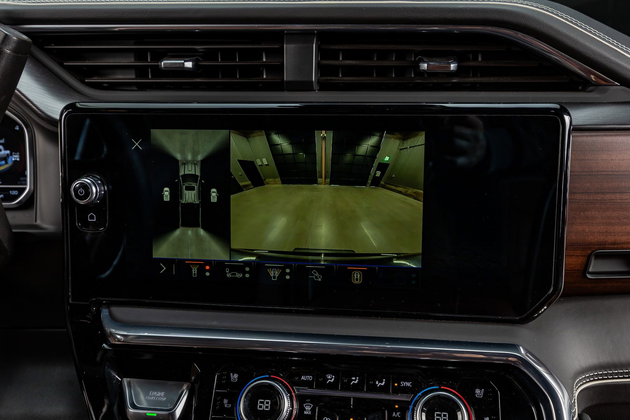 Used 2024 GMC Sierra 3500 Denali Ultimate image 26