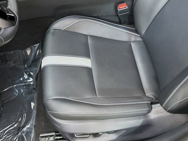 Used 2025 Toyota Camry SE image 19