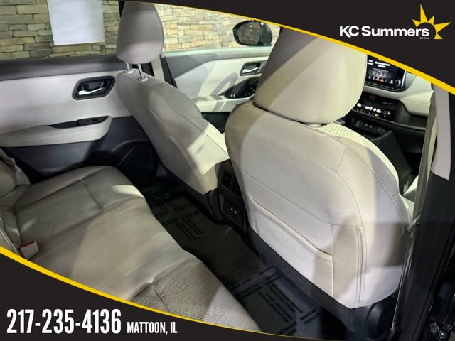 Certified 2025 Nissan Rogue SV image 31