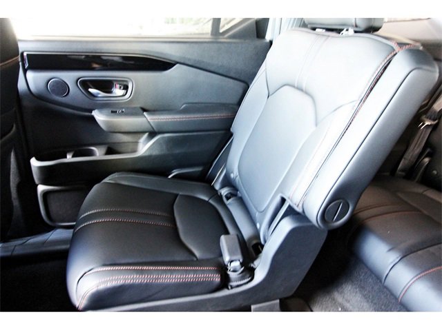 New 2025 Honda Pilot TrailSport image 11