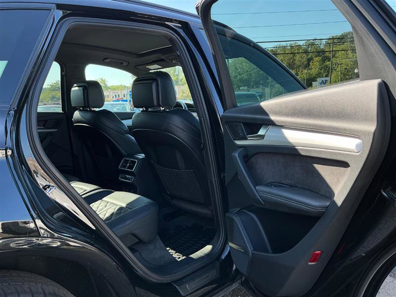 Used 2019 Audi SQ5 Prestige w/ Prestige Package image 38