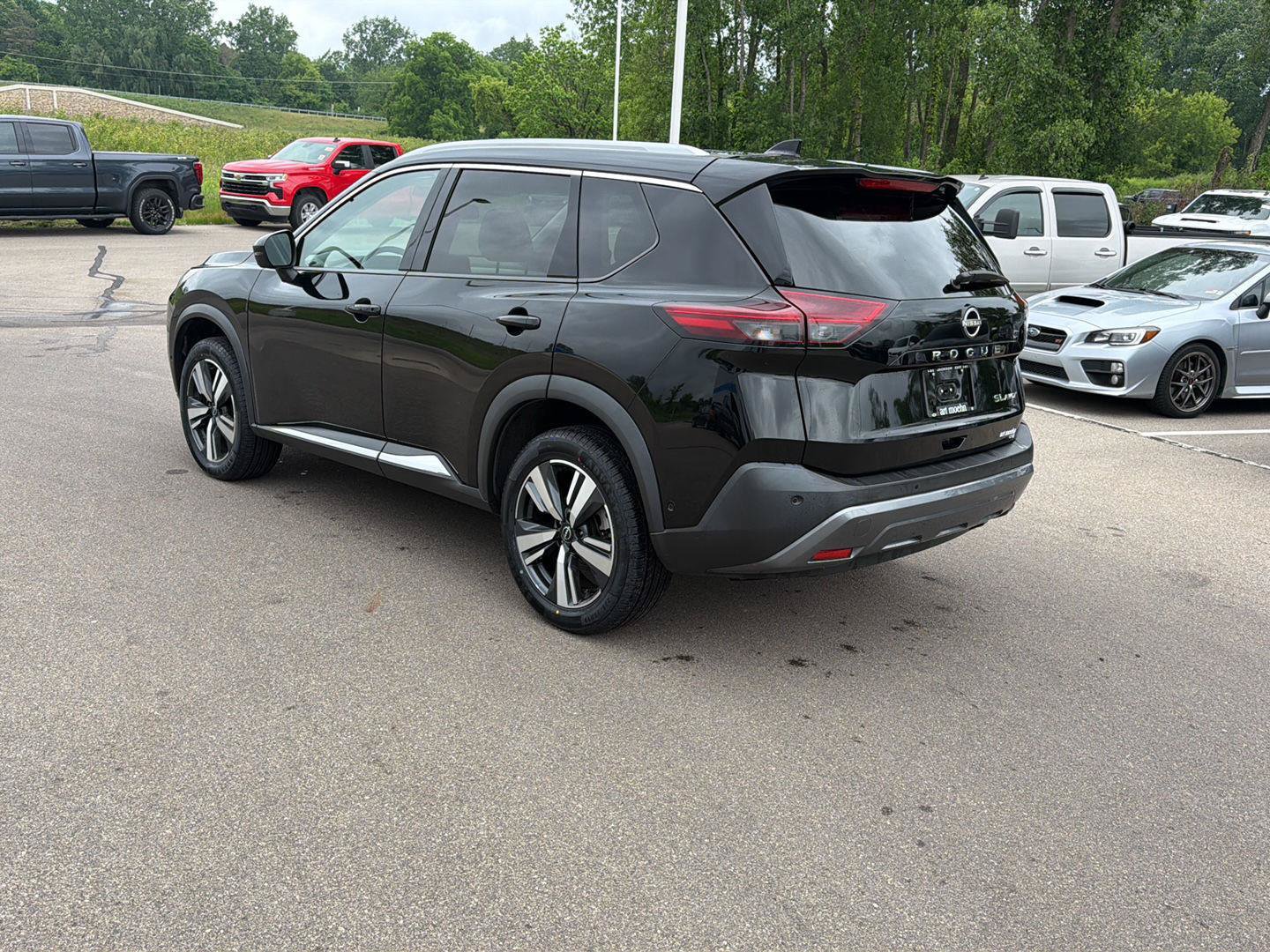 Used 2023 Nissan Rogue SL w/ SL Premium Package AWD/4WD image 3