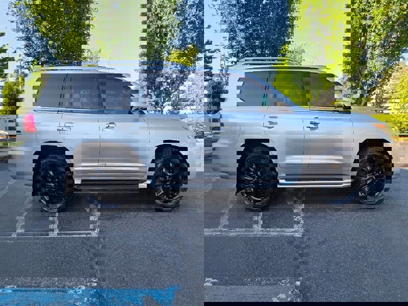 Used 2009 Lexus LX 570 4WD image 4