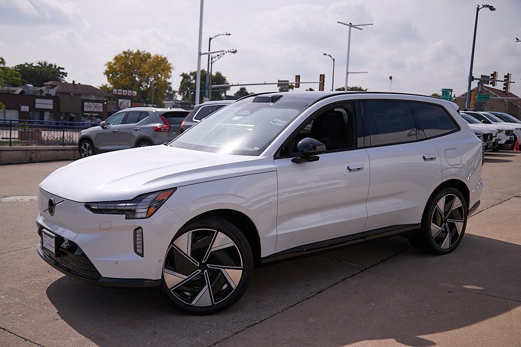 New 2025 Volvo EX90 Ultra image 3