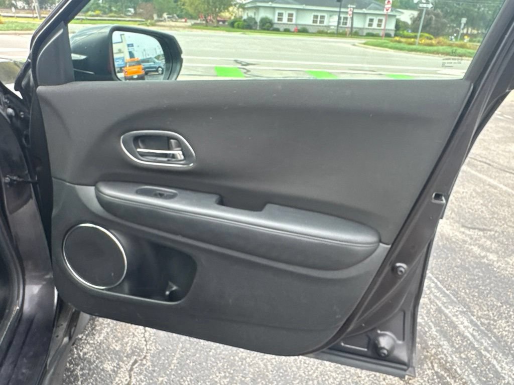 Used 2016 Honda HR-V EX image 32
