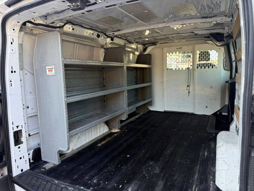 Used 2015 Ford Transit 250 250 3dr SWB Low Roof Cargo Van w/ Exterior Upgrade Package image 11
