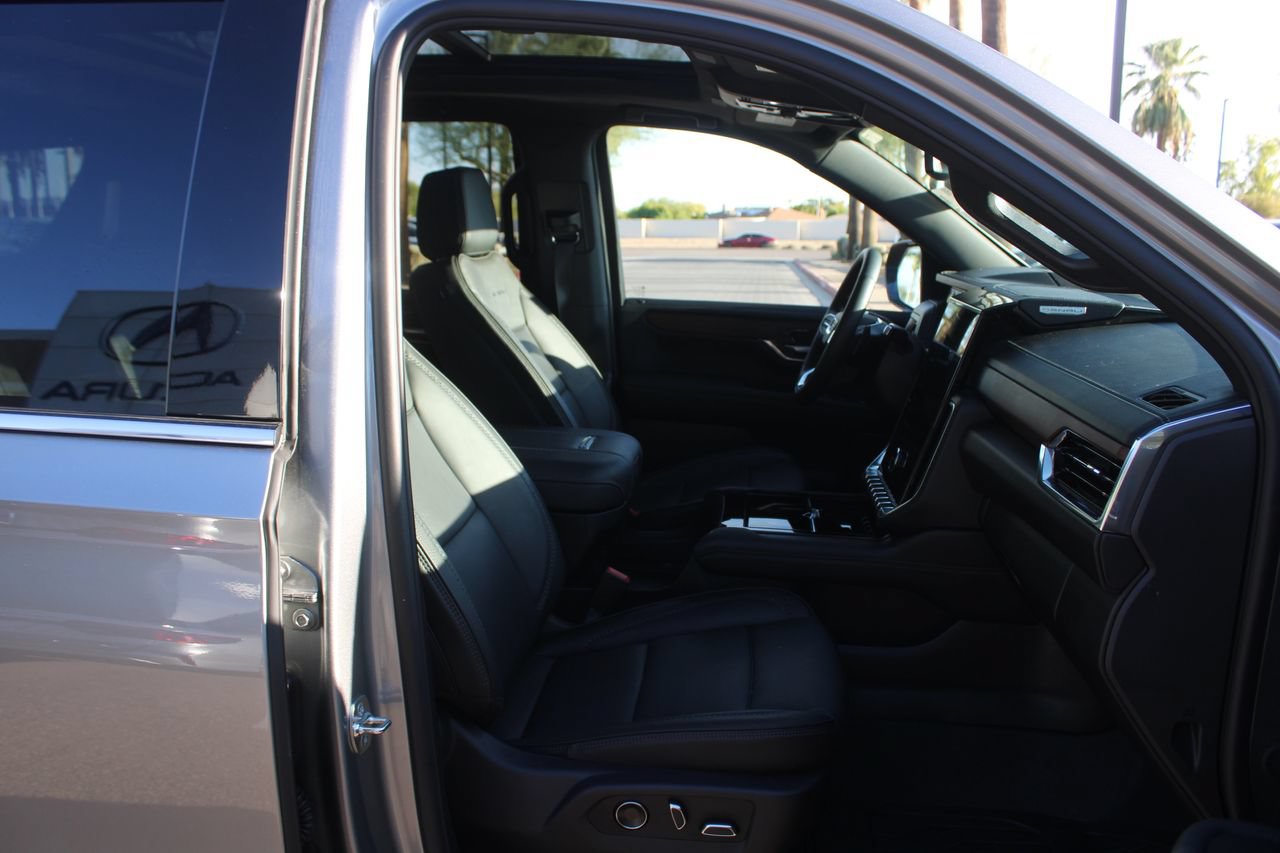Used 2026 GMC Yukon Denali AWD/4WD image 14