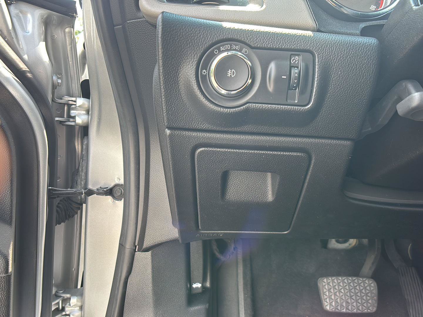 Used 2013 Buick Verano Convenience FWD image 27
