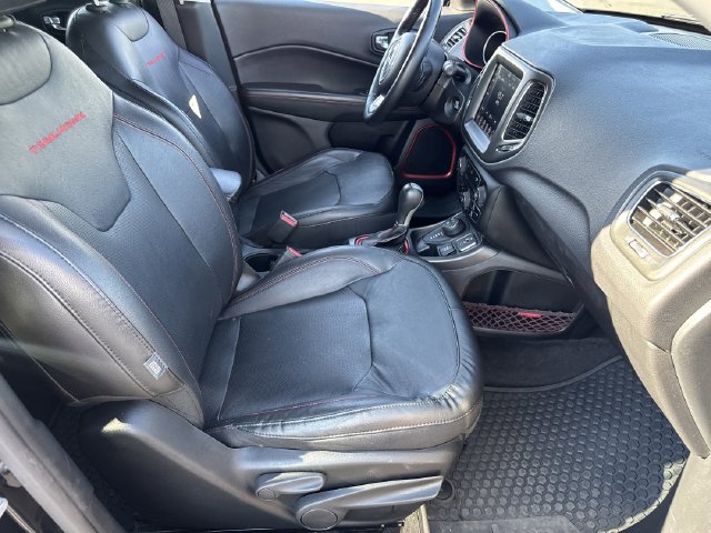 Used 2018 Jeep Compass Trailhawk w/ Leather Interior Group AWD/4WD image 25