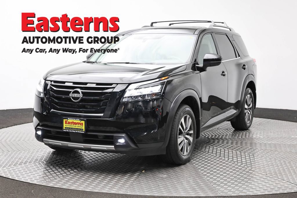 Used 2023 Nissan Pathfinder SL w/ Lighting Package (N92)