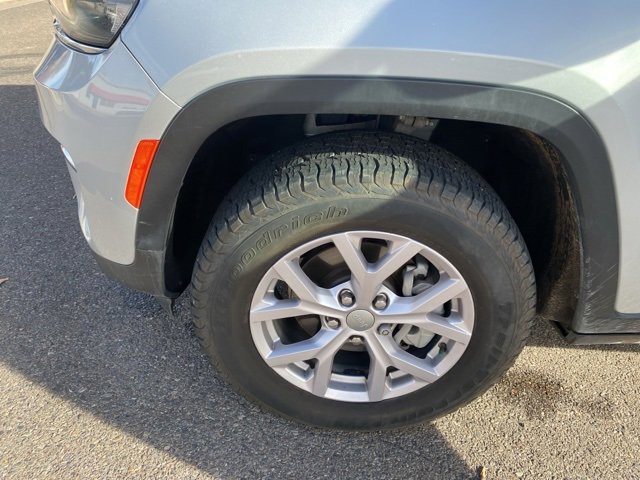 Used 2022 Jeep Grand Cherokee Limited image 20