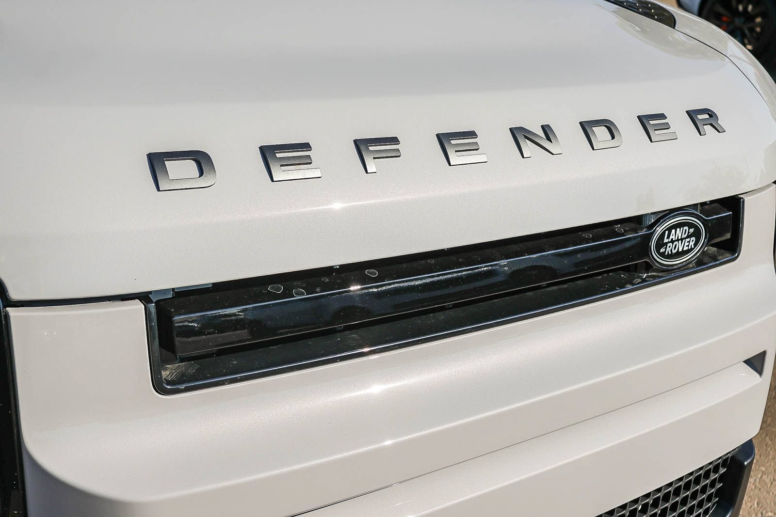 New 2026 Land Rover Defender 110 X-Dynamic SE AWD/4WD image 16