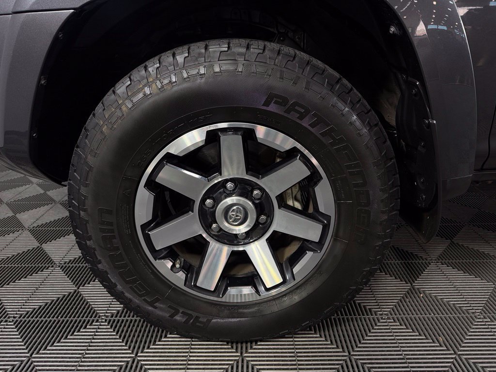 Used 2021 Toyota 4Runner TRD Off-Road Premium w/ Moonroof Package AWD/4WD image 10
