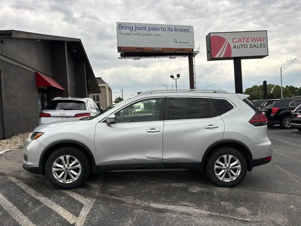 Used 2018 Nissan Rogue S w/ S Value Package AWD/4WD image 2