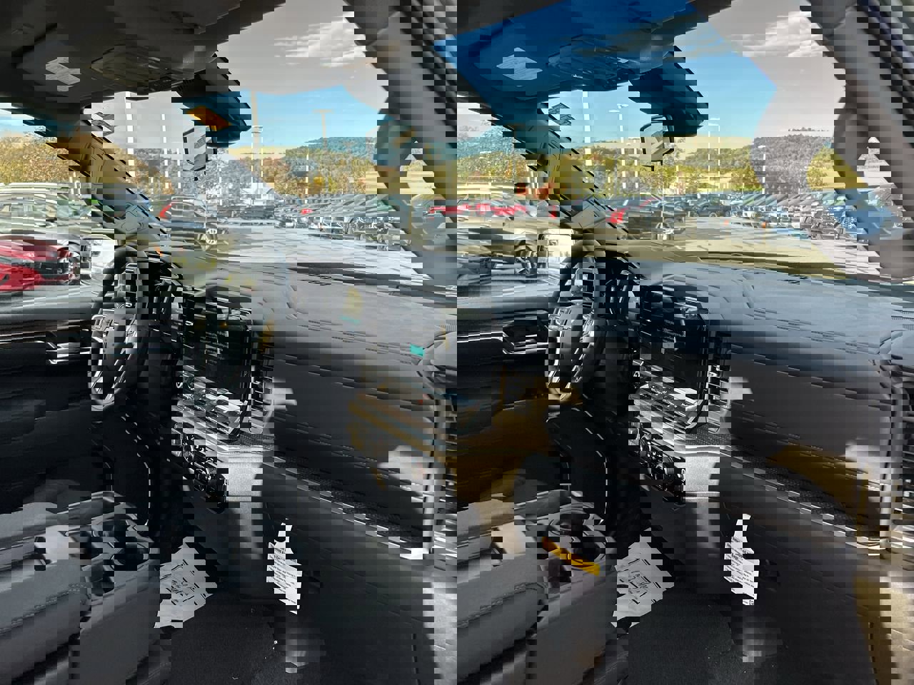 New 2026 Chevrolet Silverado 1500 LT w/ LPO, Dark Essentials Package image 17