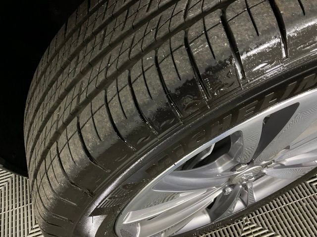 Certified 2025 Cadillac XT5 Premium Luxury w/ Technology Package AWD/4WD image 36