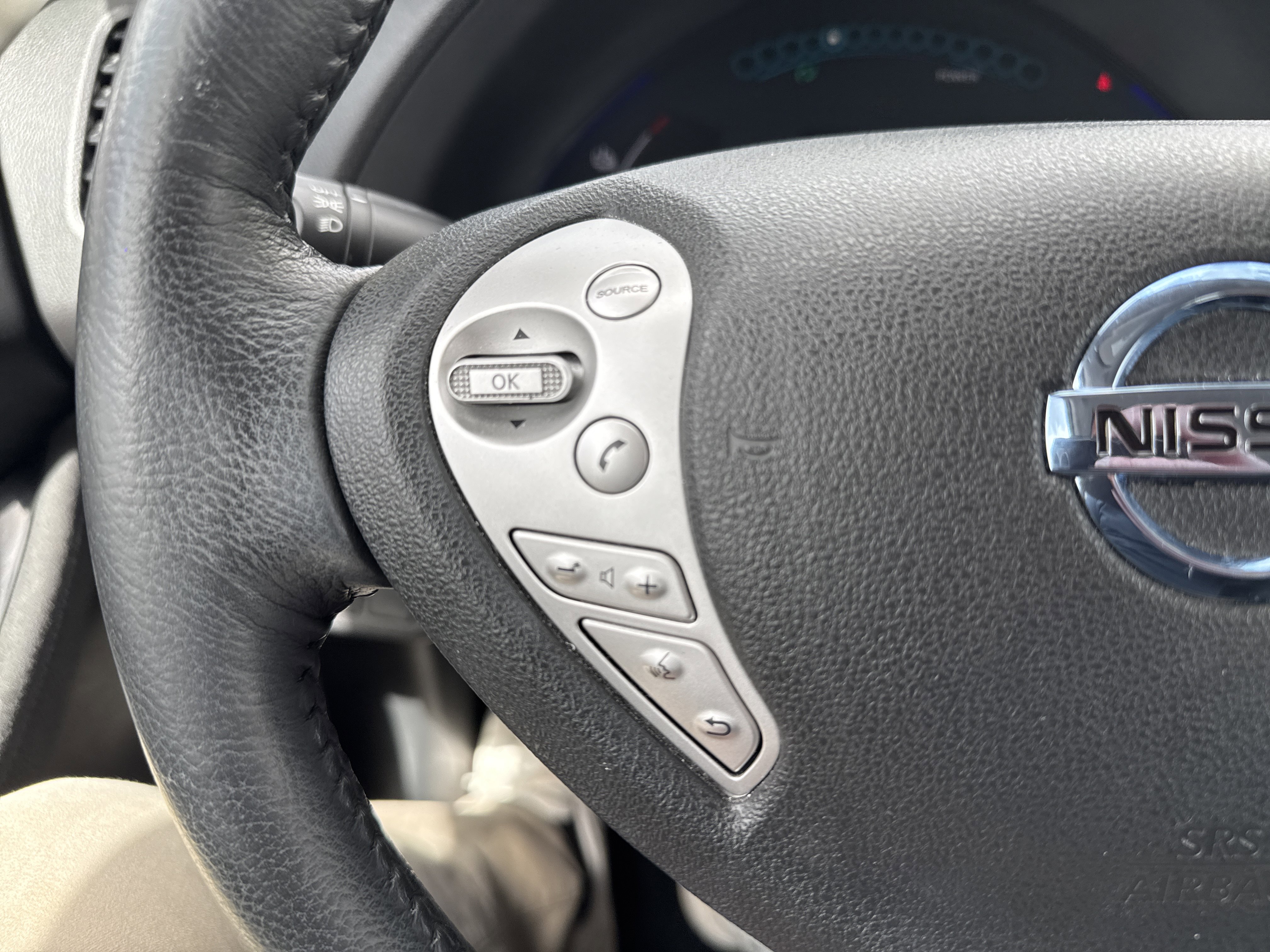 Used 2017 Nissan Leaf SV w/ Protection Package image 20