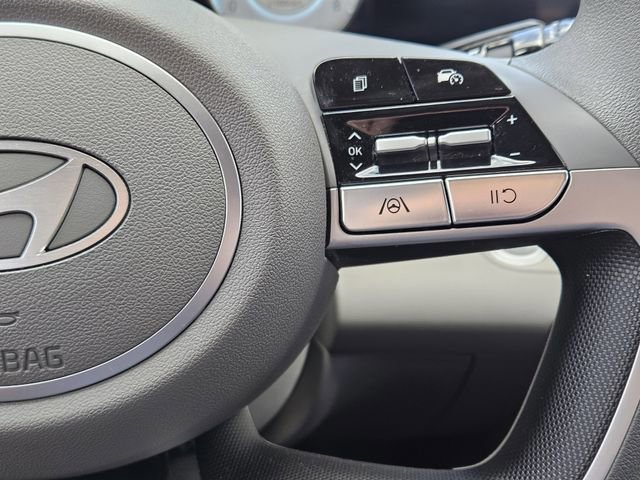 Used 2024 Hyundai Elantra SEL image 27