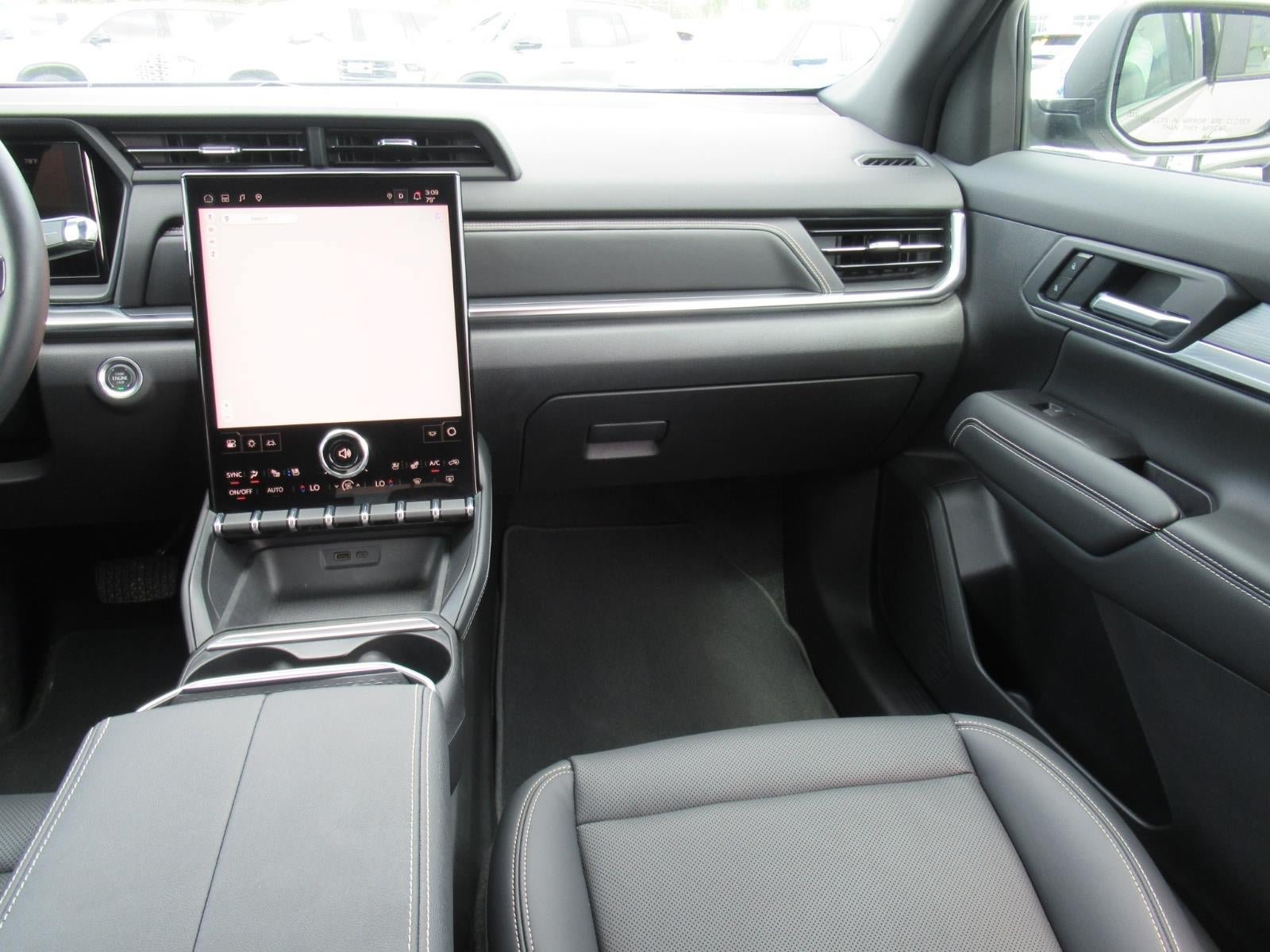 Used 2025 GMC Terrain Elevation w/ Elevation Premium Package AWD/4WD image 14
