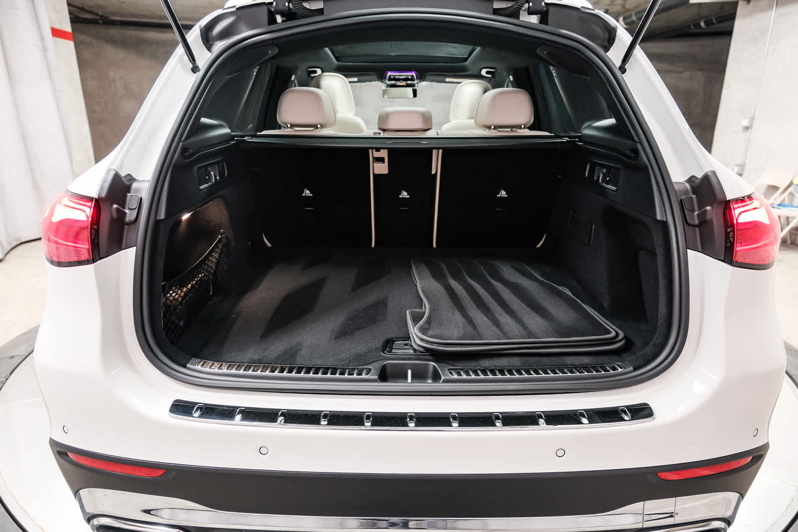 Certified 2026 Mercedes-Benz GLC 300 image 32