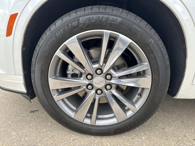 Used 2025 Cadillac XT6 Premium Luxury image 7