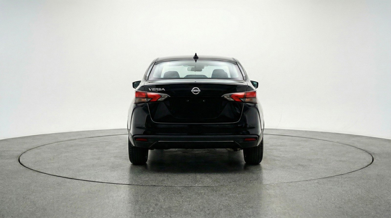 Used 2025 Nissan Versa SV image 7