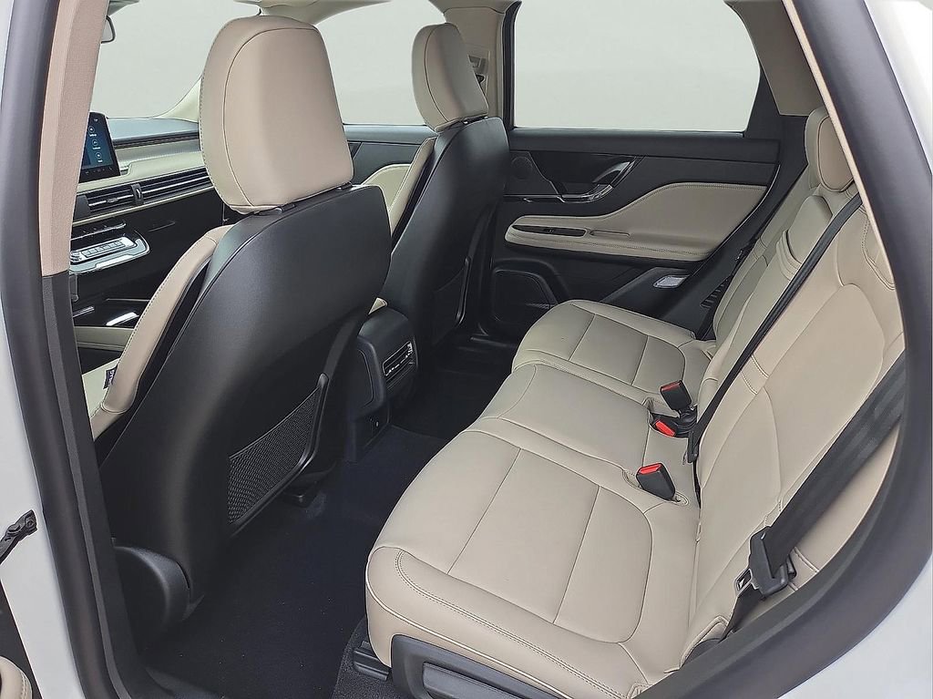 New 2026 Lincoln Corsair Premiere FWD image 9