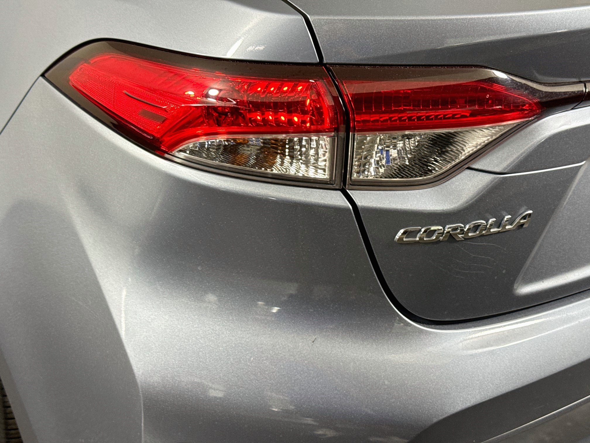 Used 2021 Toyota Corolla LE FWD image 35
