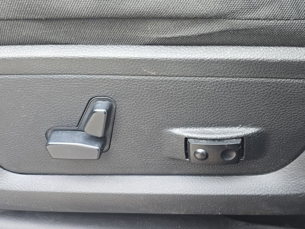 Used 2020 RAM 2500 Big Horn w/ Level 2 Equipment Group image 19