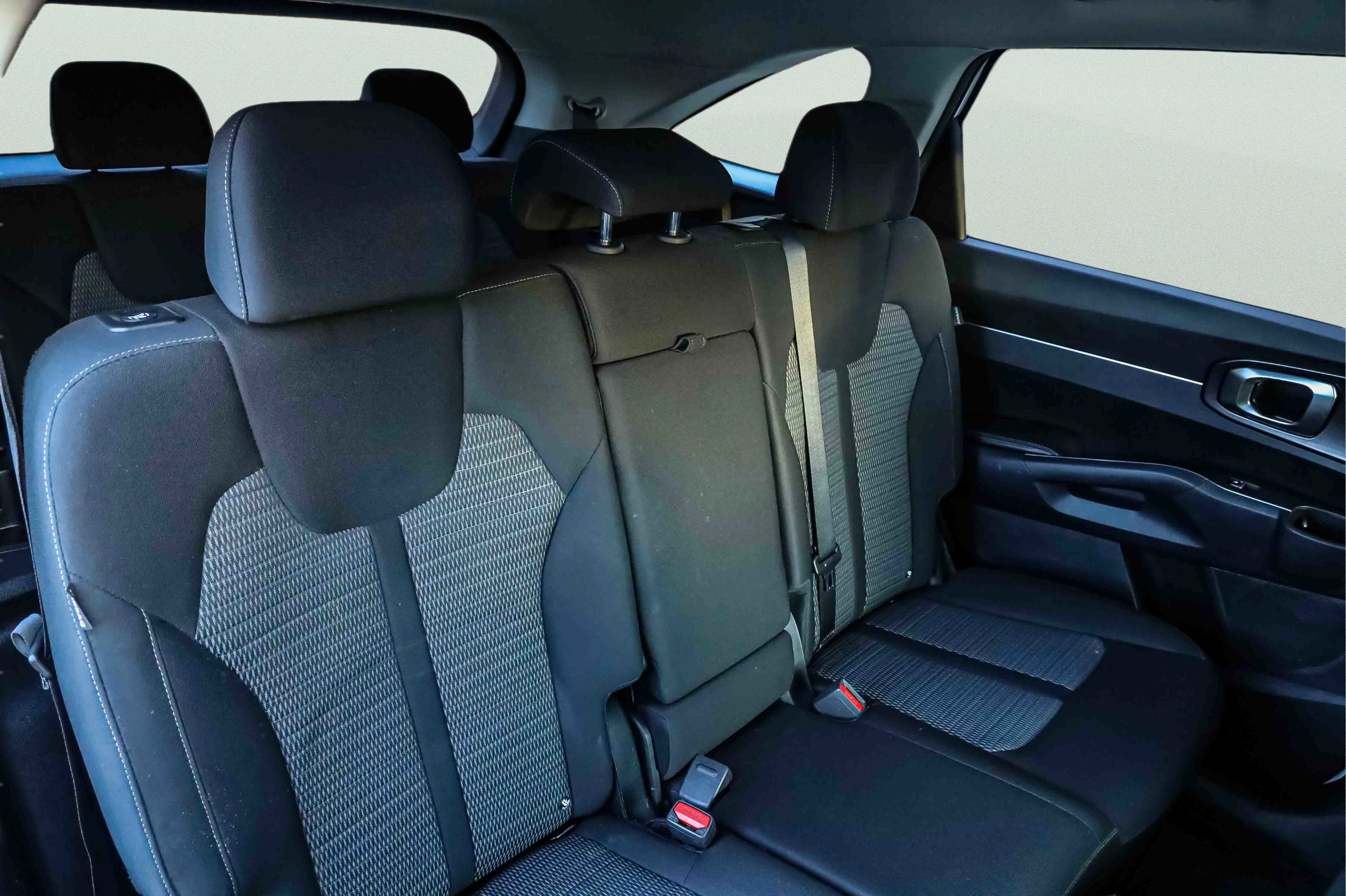 Certified 2024 Kia Sorento LX FWD image 25