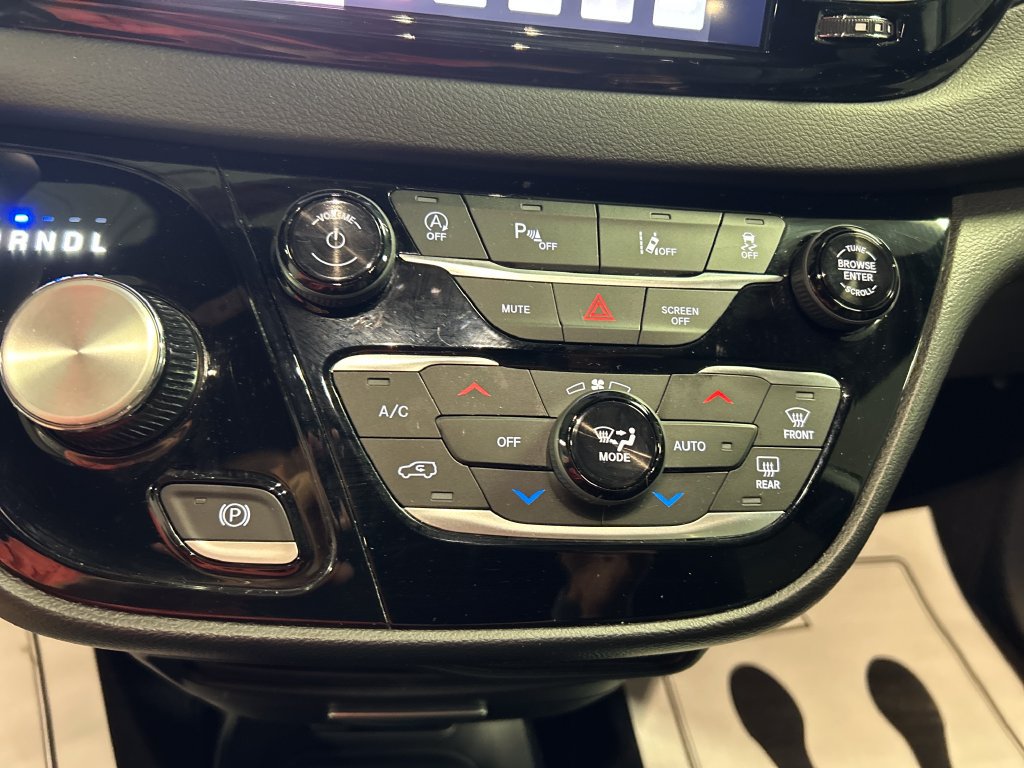 Used 2026 Chrysler Pacifica Select w/ S Appearance Package FWD image 19