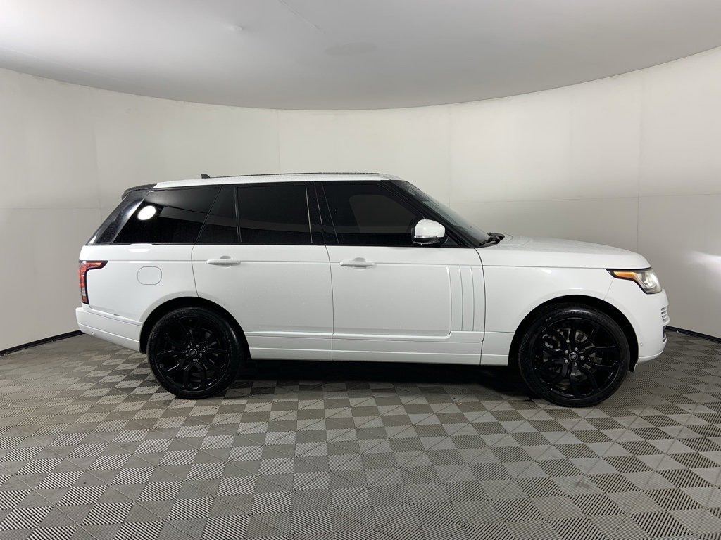 Used 2016 Land Rover Range Rover HSE image 2