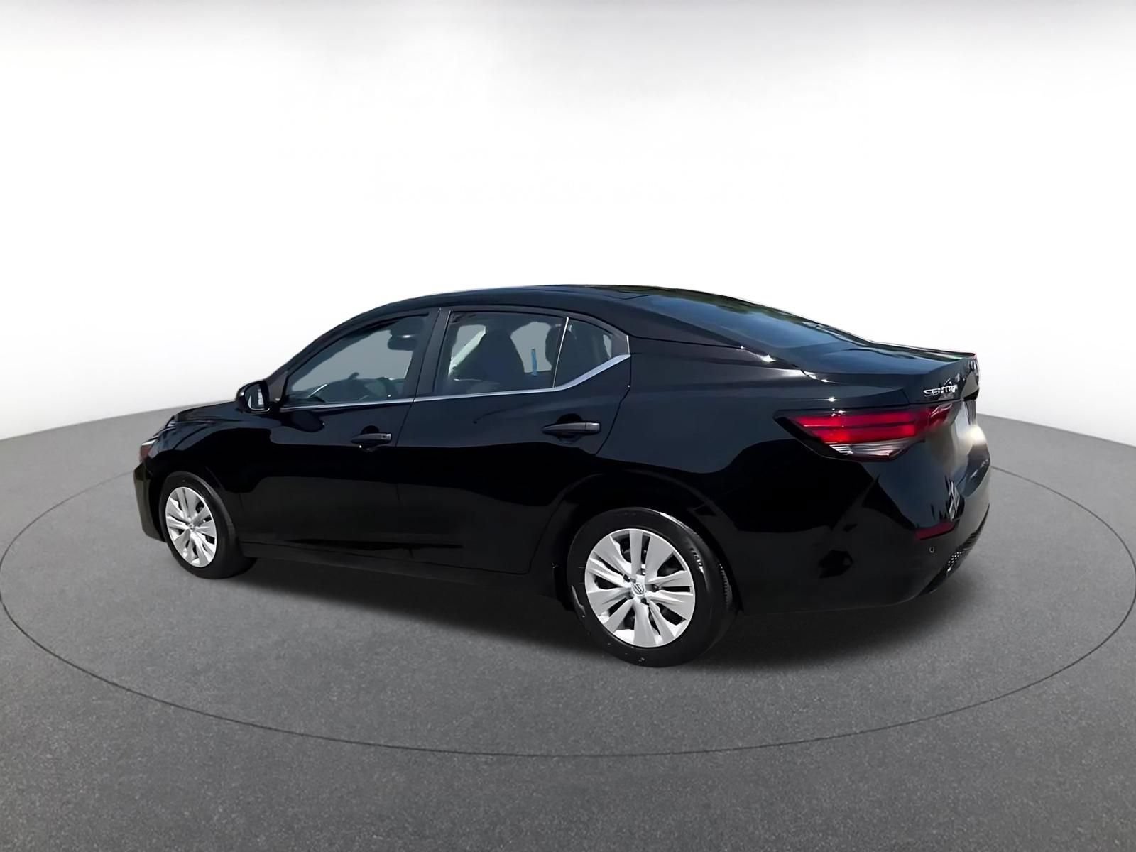 Used 2025 Nissan Sentra S FWD image 10
