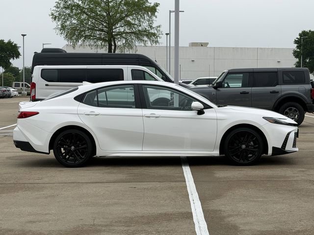 Used 2025 Toyota Camry SE FWD image 3