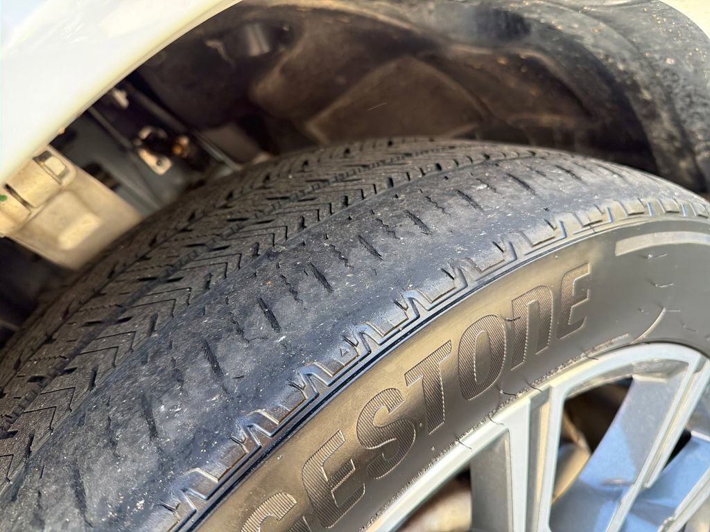 Used 2021 BMW X6 xDrive40i w/ M Sport Package image 25