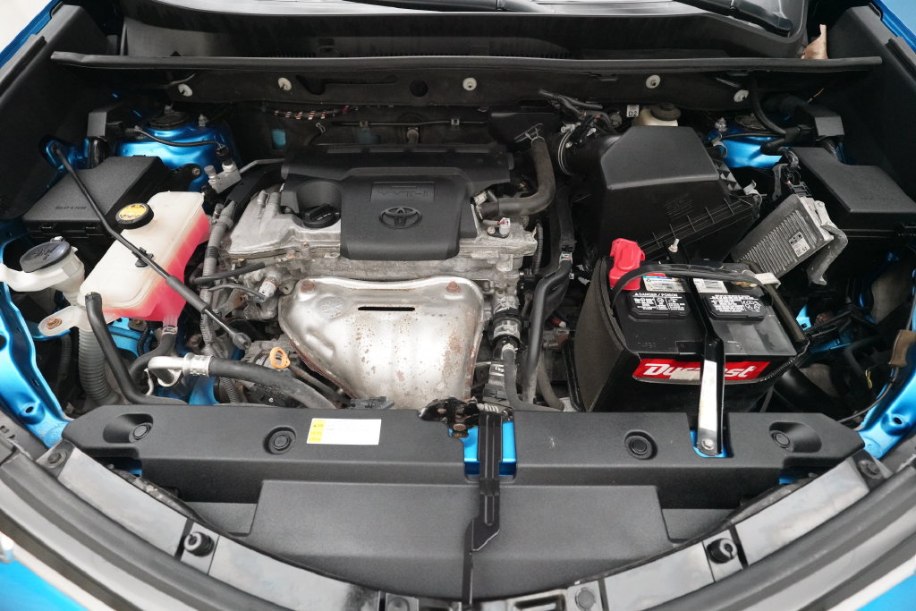Used 2018 Toyota RAV4 XLE w/ Plus Extra Value Package AWD/4WD image 3